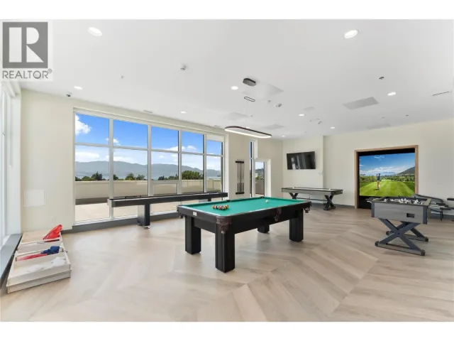 Modern 1 Bed  + Den Converted Bedroom Condo in Luxury Resort Style Apartment
